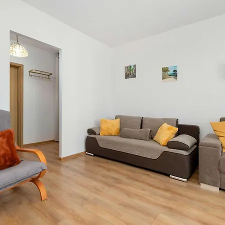 Cozy With A View Of The Forest And The Sea In By Renters غدينيا