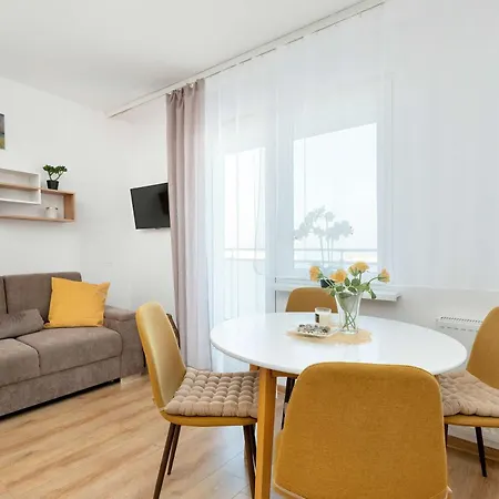 شقة Cozy With A View Of The Forest And The Sea In By Renters *